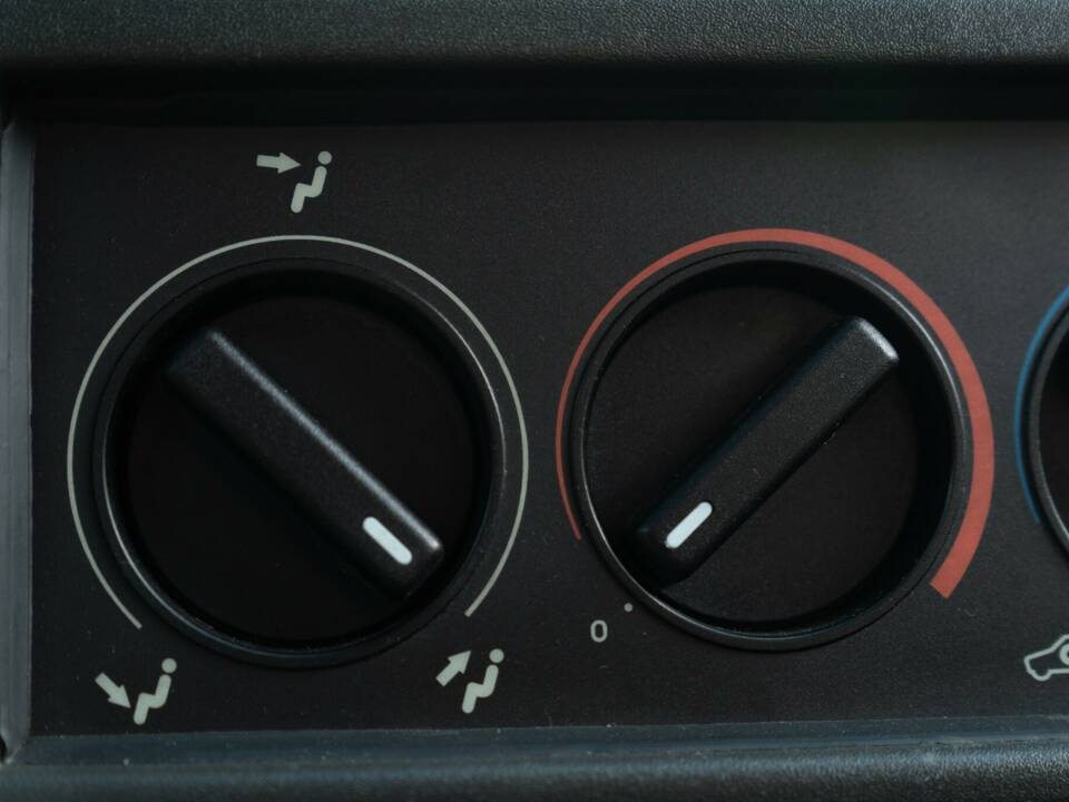 Immagine 29/47 di Alfa Romeo 75 1.6 (1991)