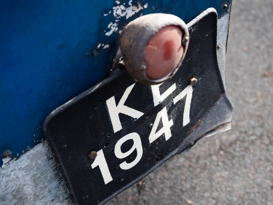 Image 114/134 of Ford V8 (1937)