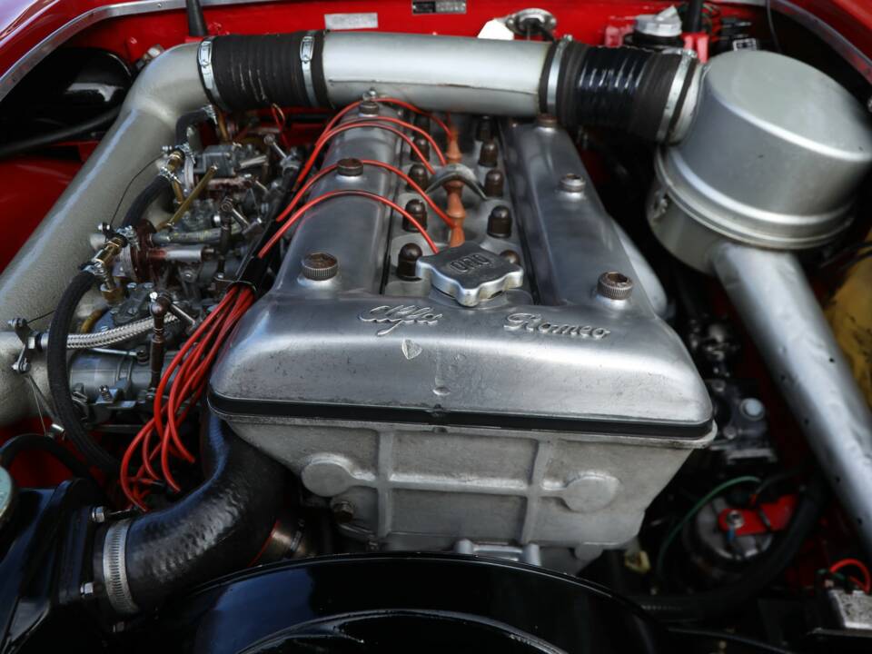 Image 34/50 of Alfa Romeo 2600 Spider (1962)