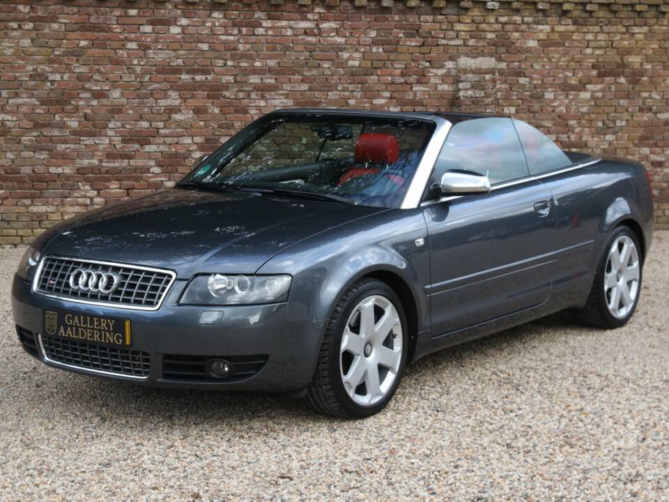 Image 21/50 de Audi S4 (2004)