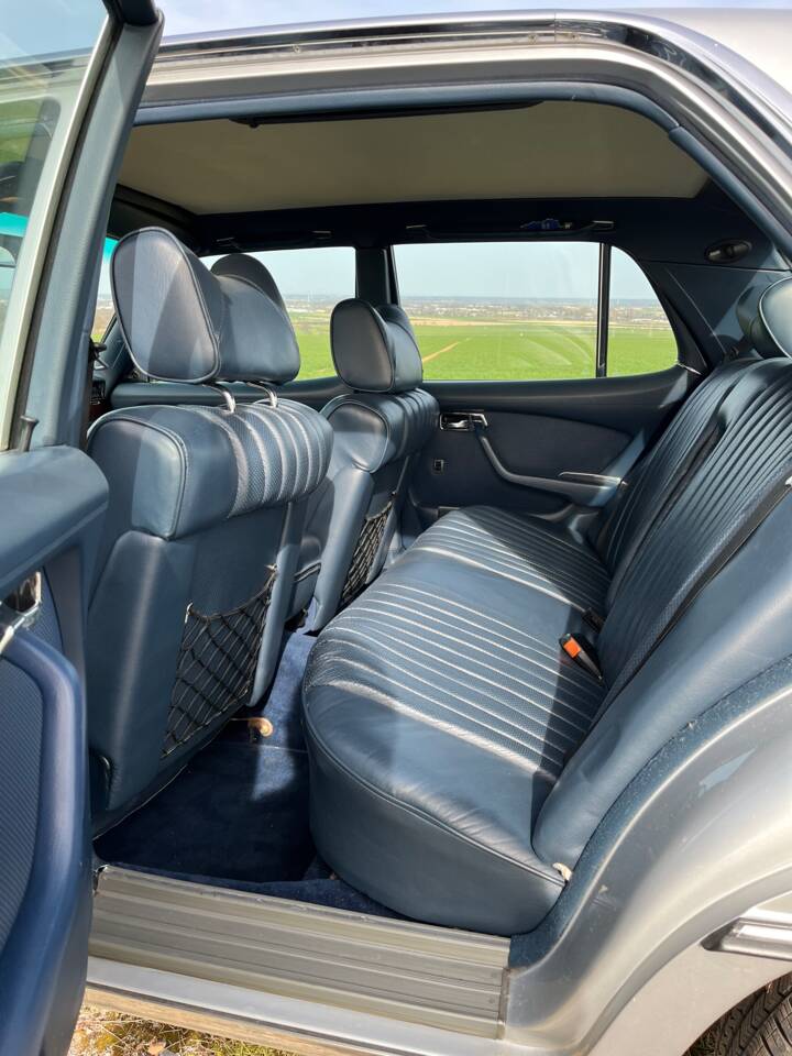 Image 12/17 de Mercedes-Benz 280 SE (1977)