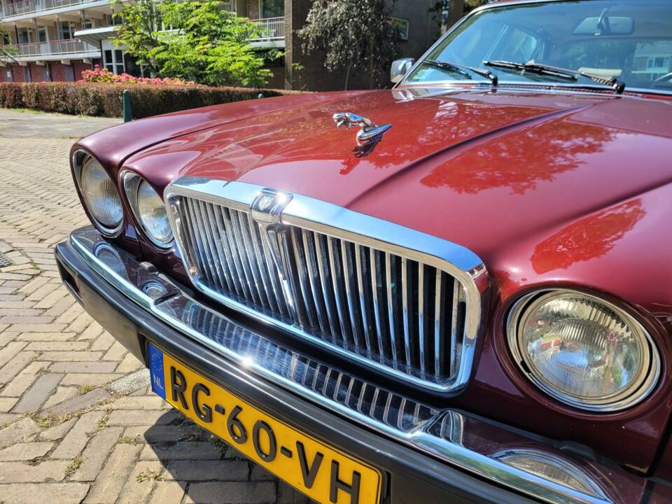 Image 11/20 of Jaguar XJ 12 (1986)