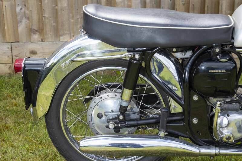 Immagine 14/39 di Norton 650 SS (1964)