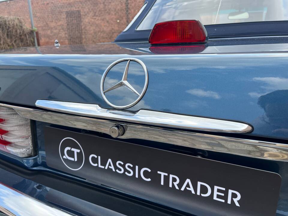 Afbeelding 71/146 van Mercedes-Benz 380 SL (1982)