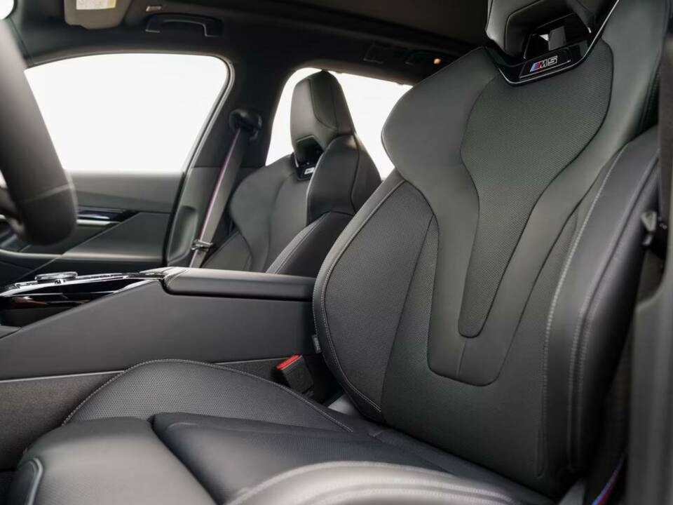 Image 6/16 of BMW M5 Touring (2025)