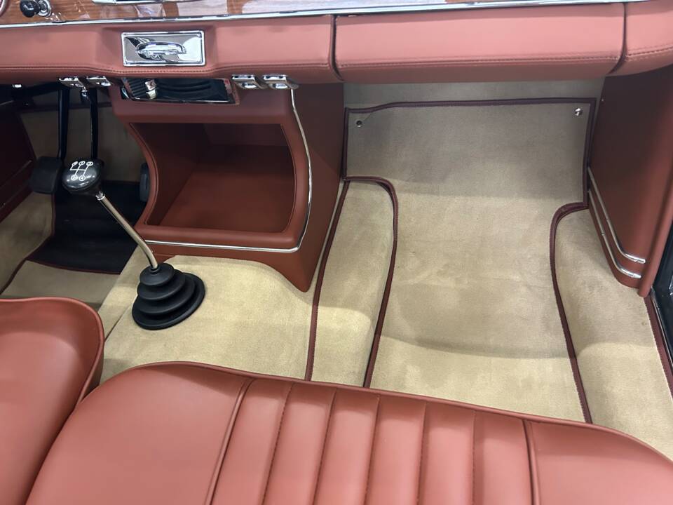 Image 17/37 of BMW 3200 CS (1964)
