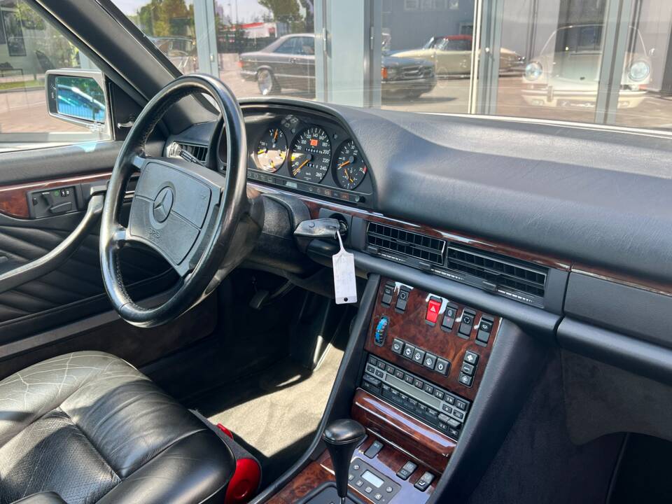 Bild 28/33 von Mercedes-Benz 560 SEC (1991)