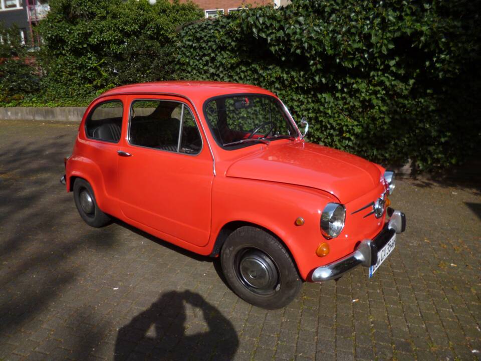 Image 6/32 of SEAT 600 D (1972)