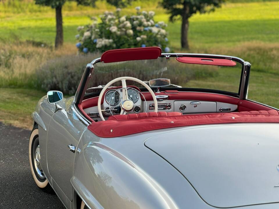 Image 3/54 of Mercedes-Benz 190 SL (1957)