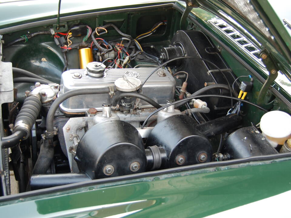 Image 15/27 of MG MGB (1969)