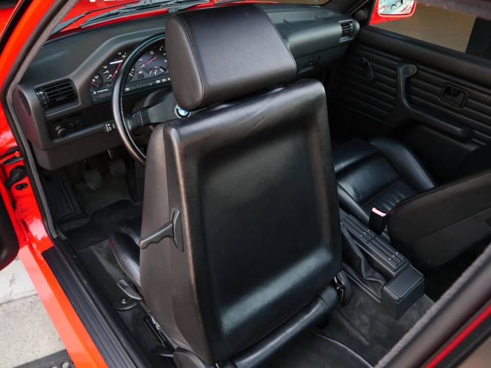 Afbeelding 16/26 van BMW M3 (1989)