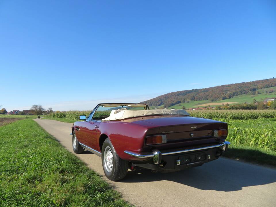 Image 2/22 of Aston Martin V8 Volante (1980)