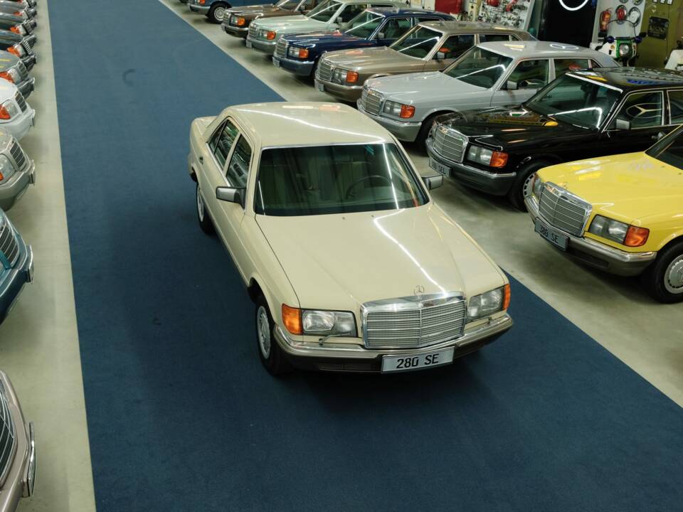 Bild 1/50 von Mercedes-Benz 280 SE (1984)