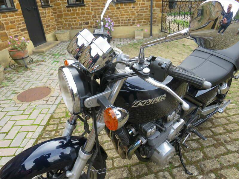 Image 7/39 of Kawasaki ZR 550 Zephyr (1991)