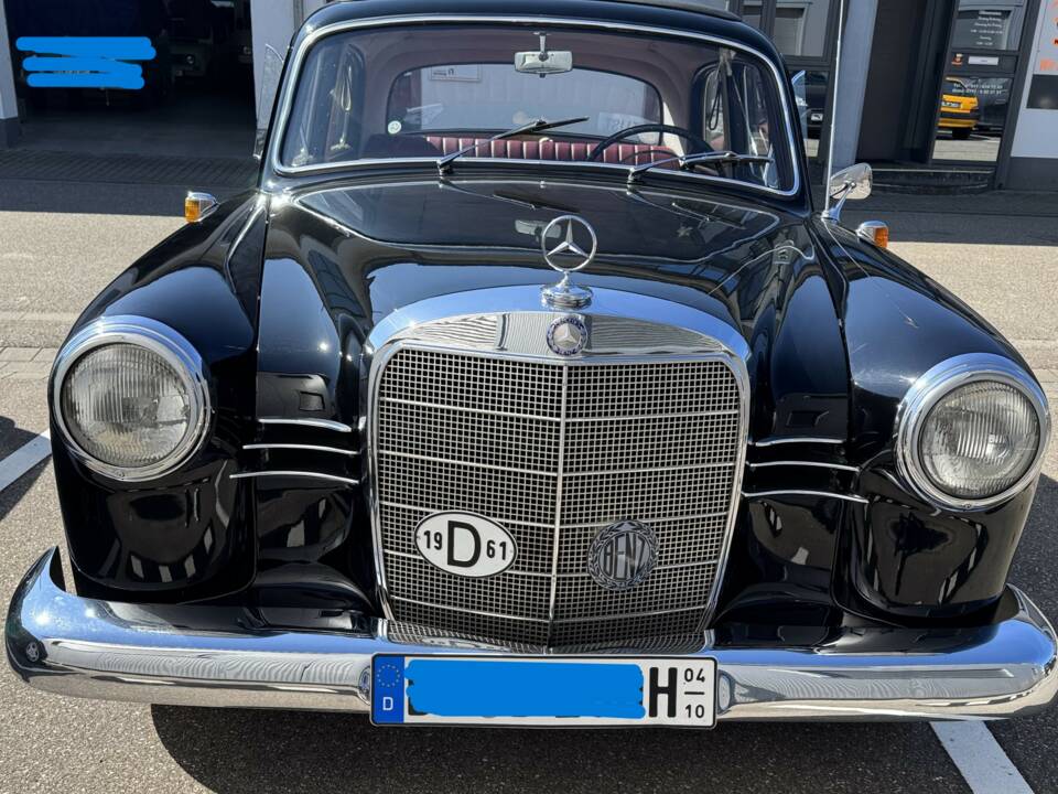 Imagen 10/11 de Mercedes-Benz 180 c (1961)