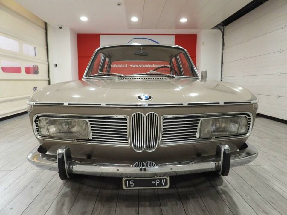 Imagen 2/15 de BMW 2000 (1966)