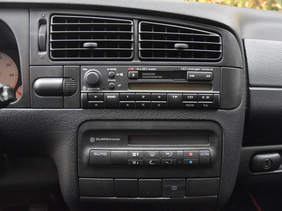 Image 30/41 de Volkswagen Golf III 2.0 GTI &quot;Edition&quot; (1997)