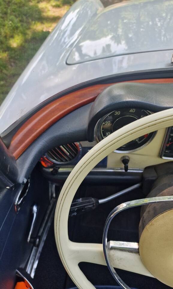 Image 29/100 de Mercedes-Benz 250 SL (1967)