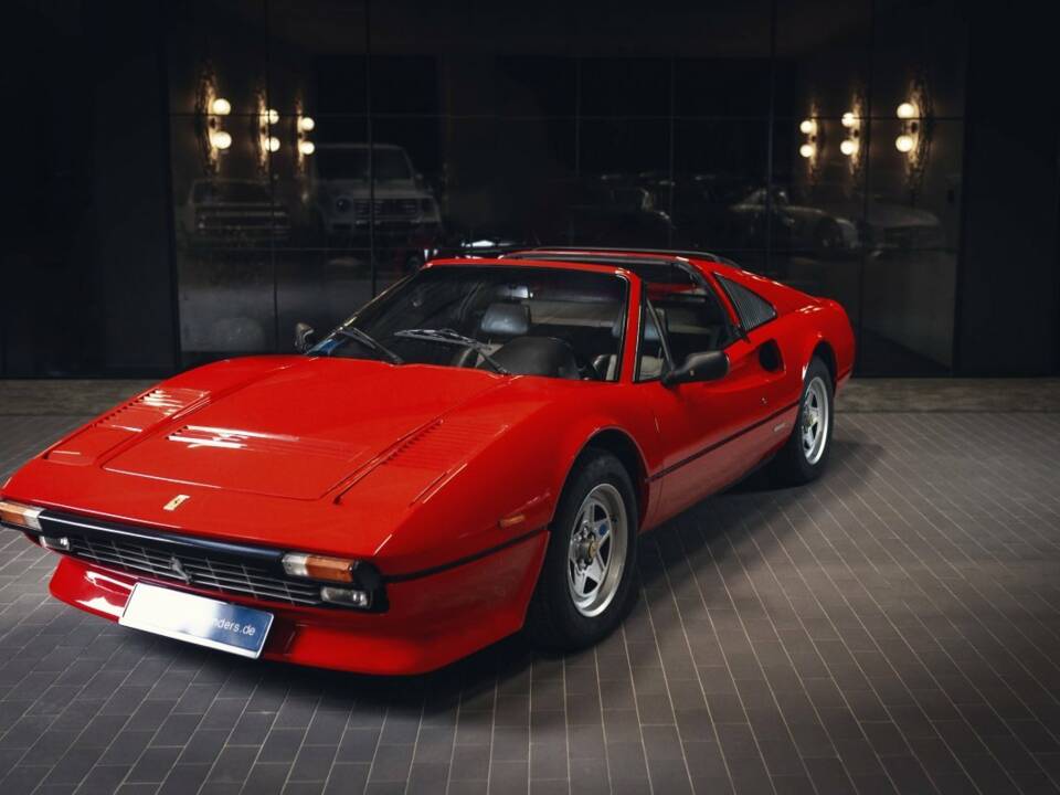 Image 2/15 of Ferrari 308 GTS Quattrovalvole (1984)
