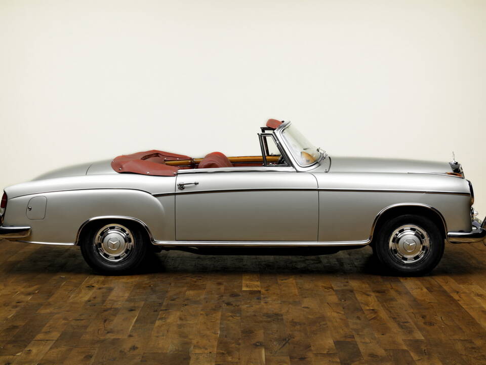 Image 3/25 of Mercedes-Benz 220 S Cabriolet (1959)