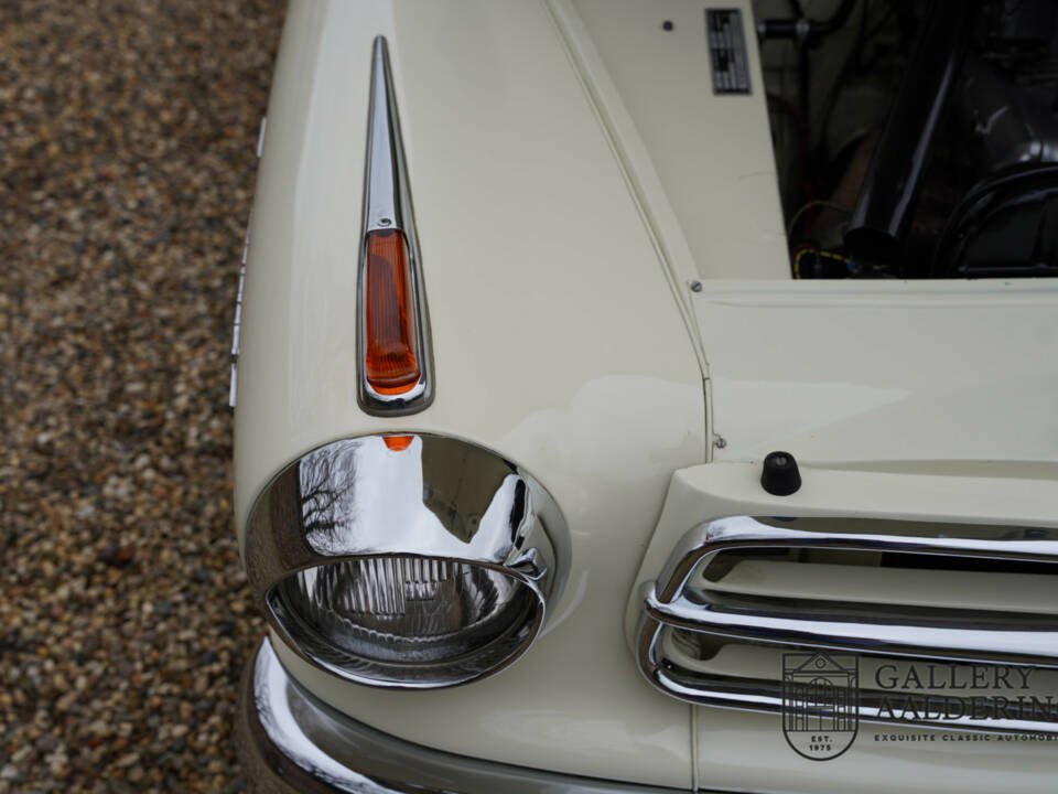 Image 13/50 of Borgward Isabella Coupe (1957)