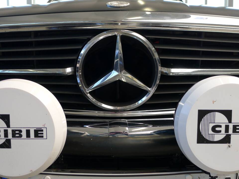 Image 18/37 of Mercedes-Benz 450 SLC 5,0 (1979)