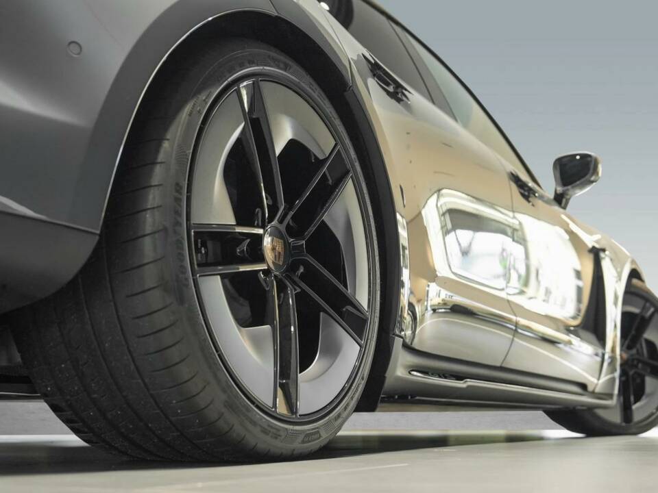 Image 11/16 de Porsche Taycan GTS (2024)