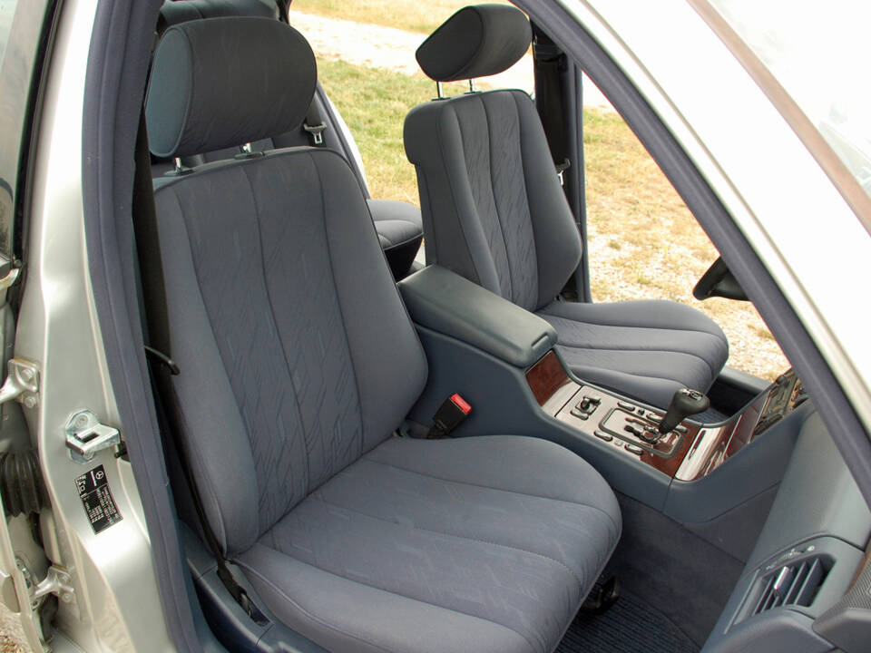 Imagen 12/34 de Mercedes-Benz E 240 (1999)