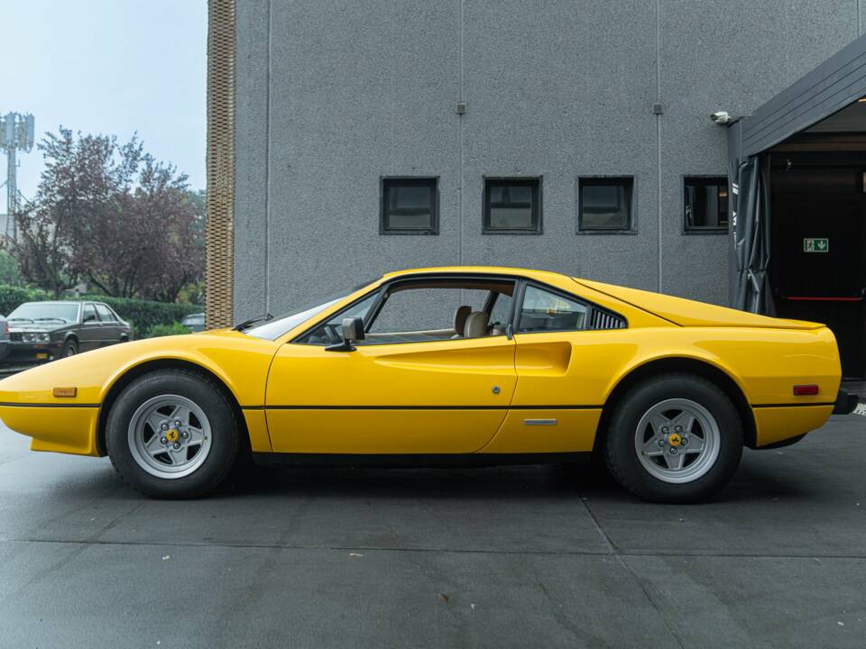 Bild 6/50 von Ferrari 308 GTBi (1981)