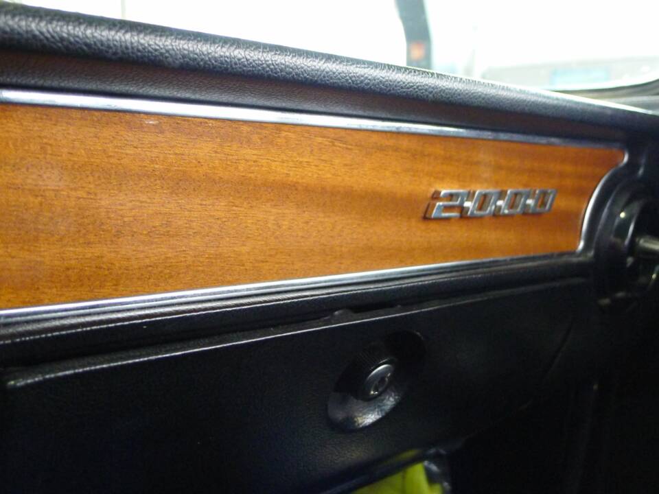 Bild 3/36 von Alfa Romeo 2000 GT Veloce (1975)