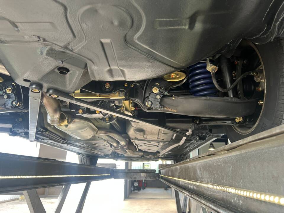 Image 20/22 of Mercedes-Benz E 220 (1993)