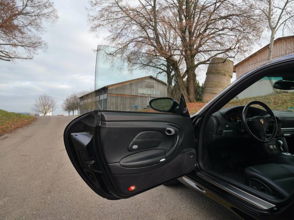 Bild 19/32 von Porsche 911 Turbo (WLS) (2004)