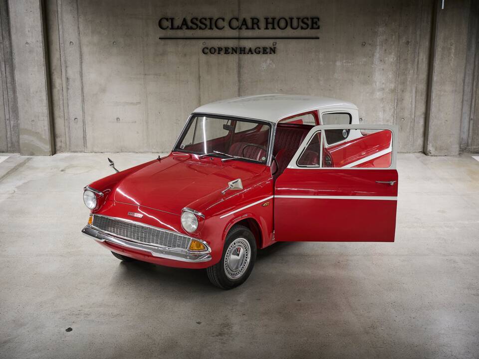 Bild 2/100 von Ford Anglia (1965)