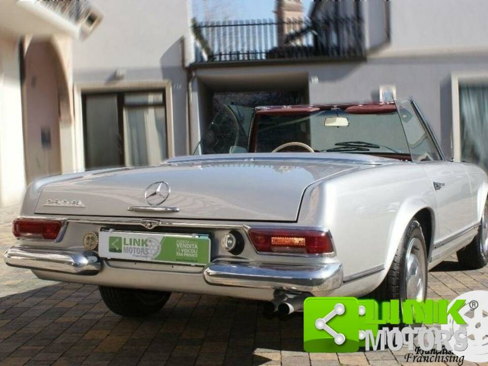 Image 4/10 de Mercedes-Benz 230 SL (1967)