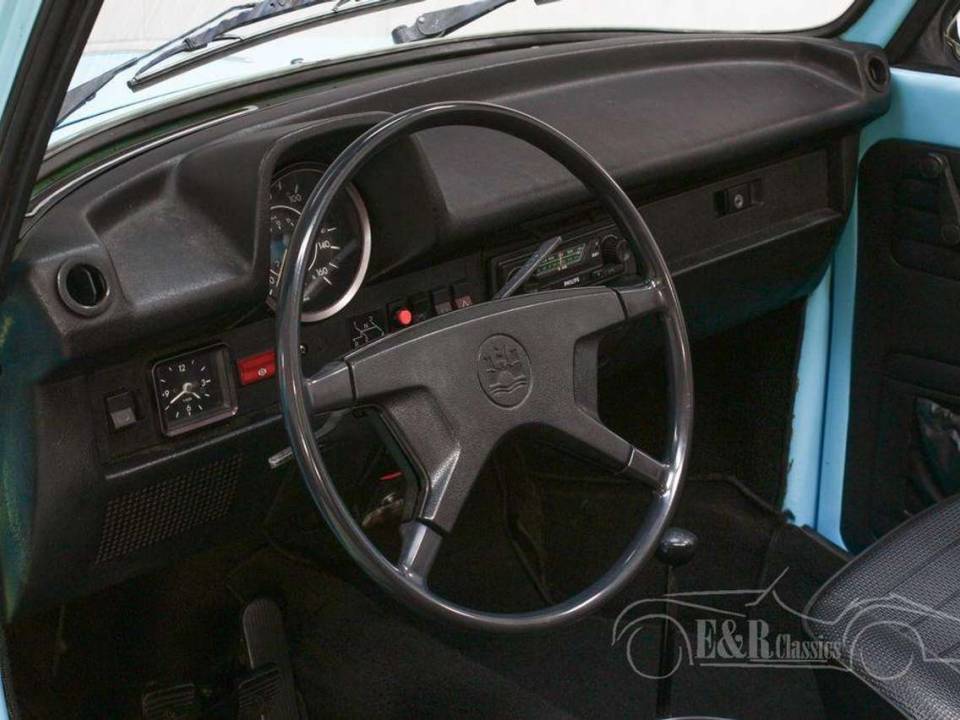 Bild 13/15 von Volkswagen Käfer 1600 (1973)