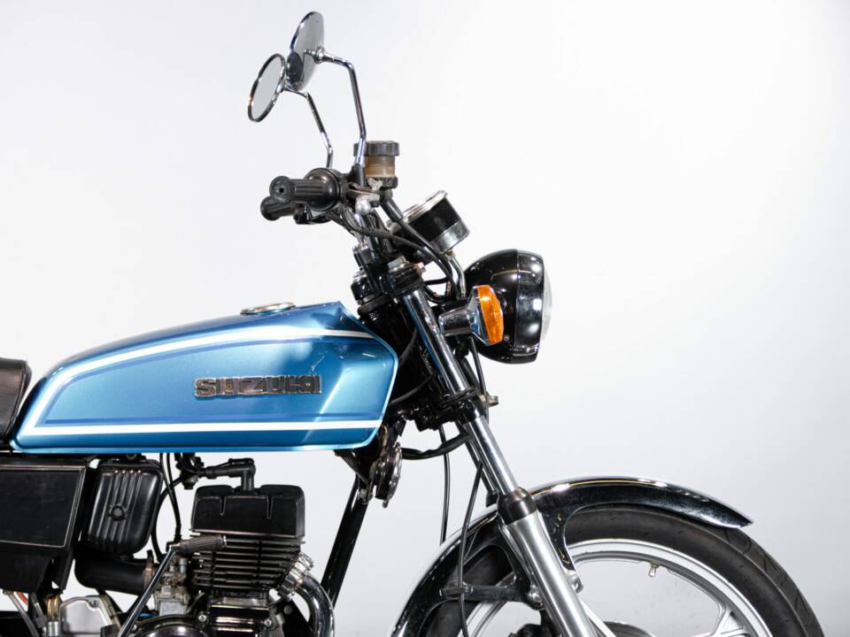 Bild 43/50 von Suzuki GT 125 (1979)
