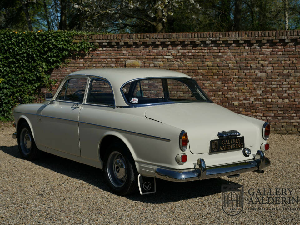 Image 2/50 of Volvo P 121 (1966)