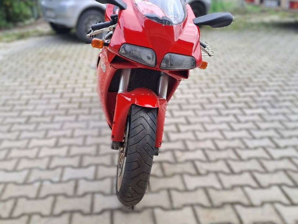 Immagine 6/37 di Ducati 748 S (2000)