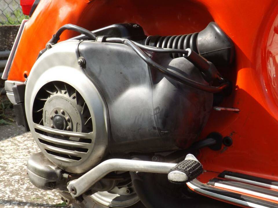 Bild 15/50 von Piaggio Vespa P 200 E (1982)