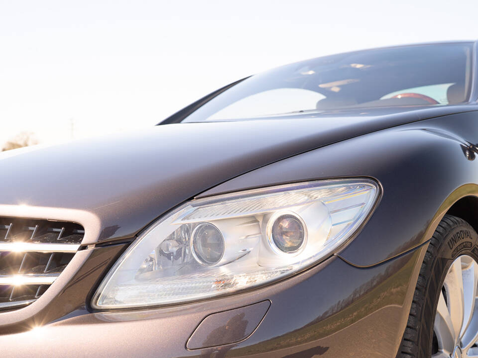 Image 20/67 of Mercedes-Benz CL 500 (2006)