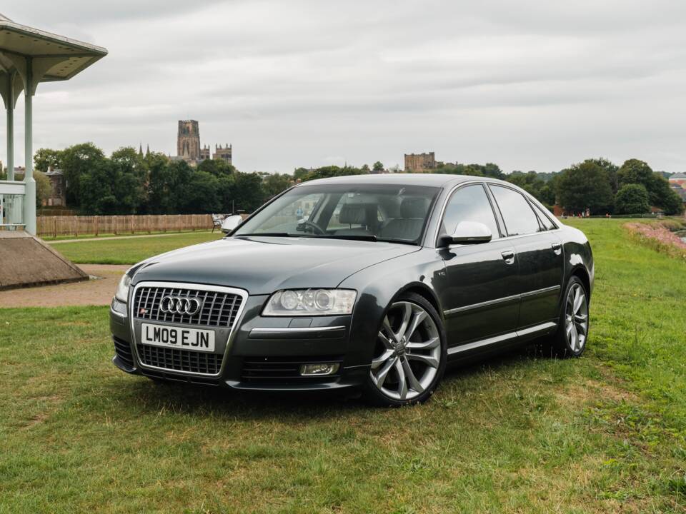 Bild 1/24 von Audi S8 V10 (2009)