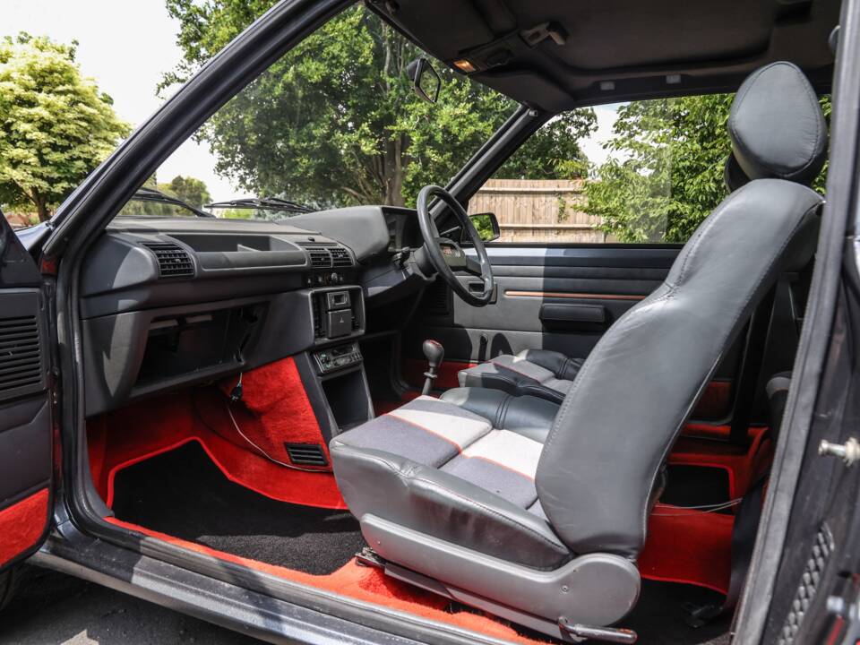 Bild 23/33 von Peugeot 205 GTi 1.9 (1987)