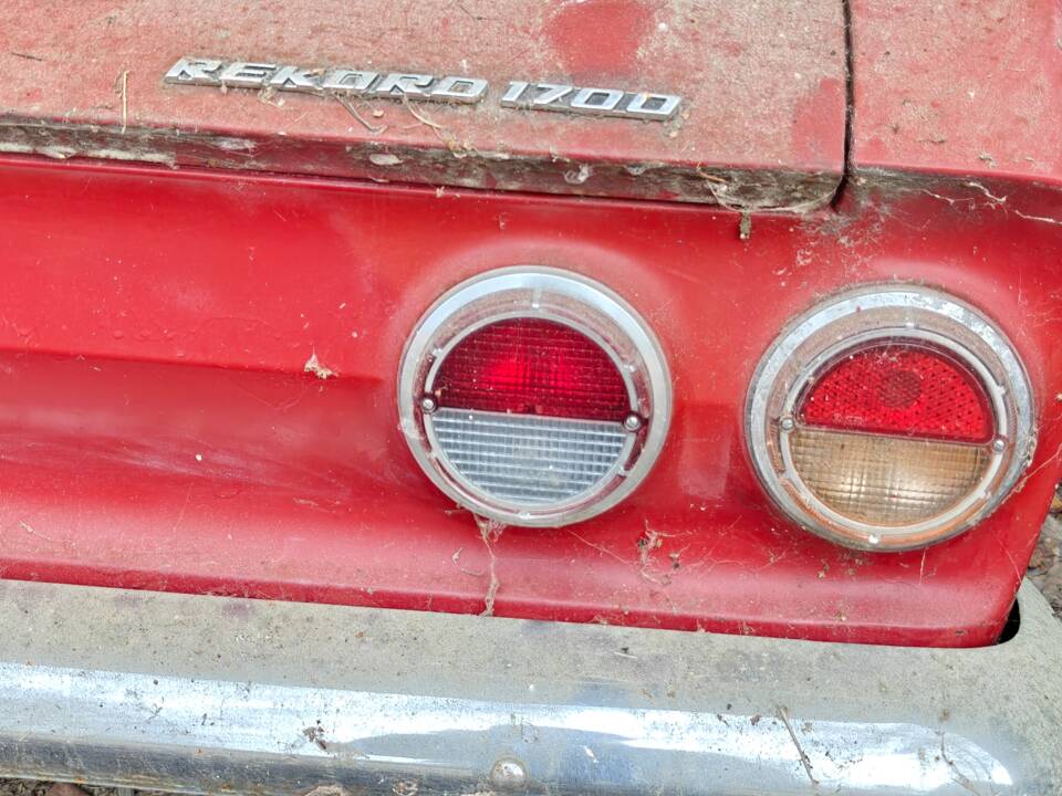 Bild 13/14 von Opel Rekord 1700 S (1966)