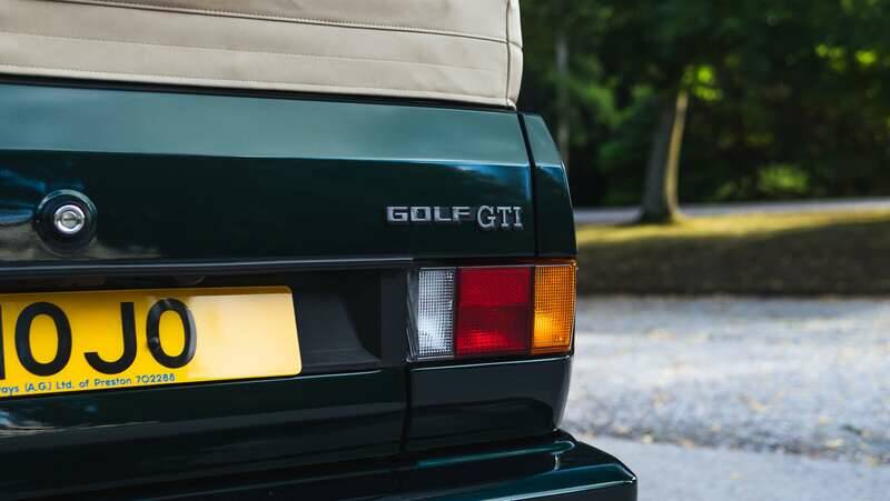 Image 43/50 of Volkswagen Golf Mk I GTI 1.8 (1991)