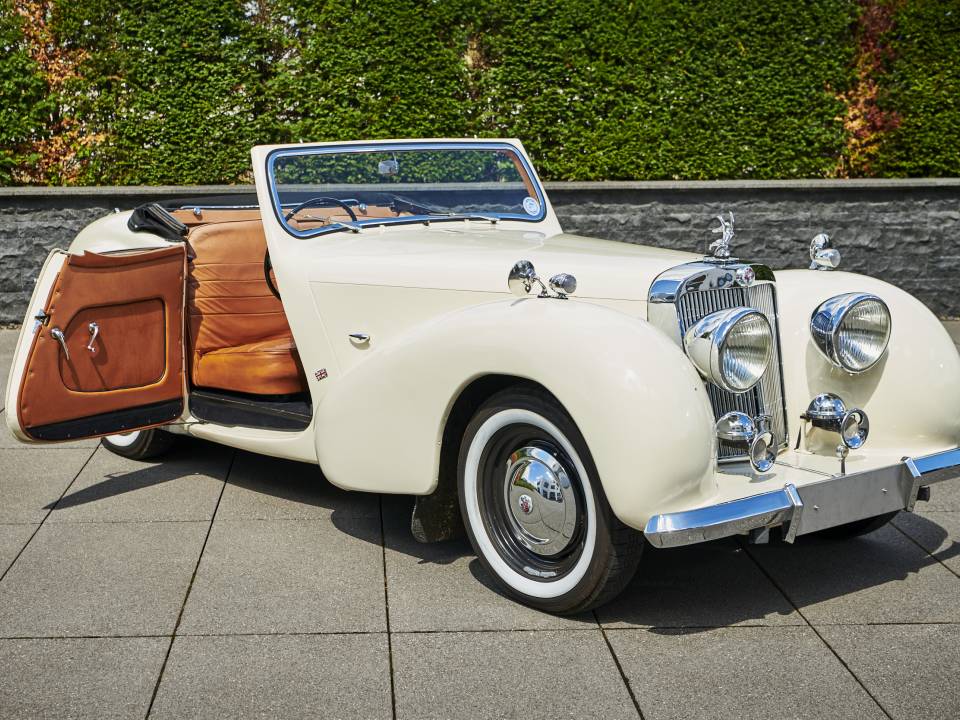 Image 10/42 of Triumph 1800 Roadster (1948)