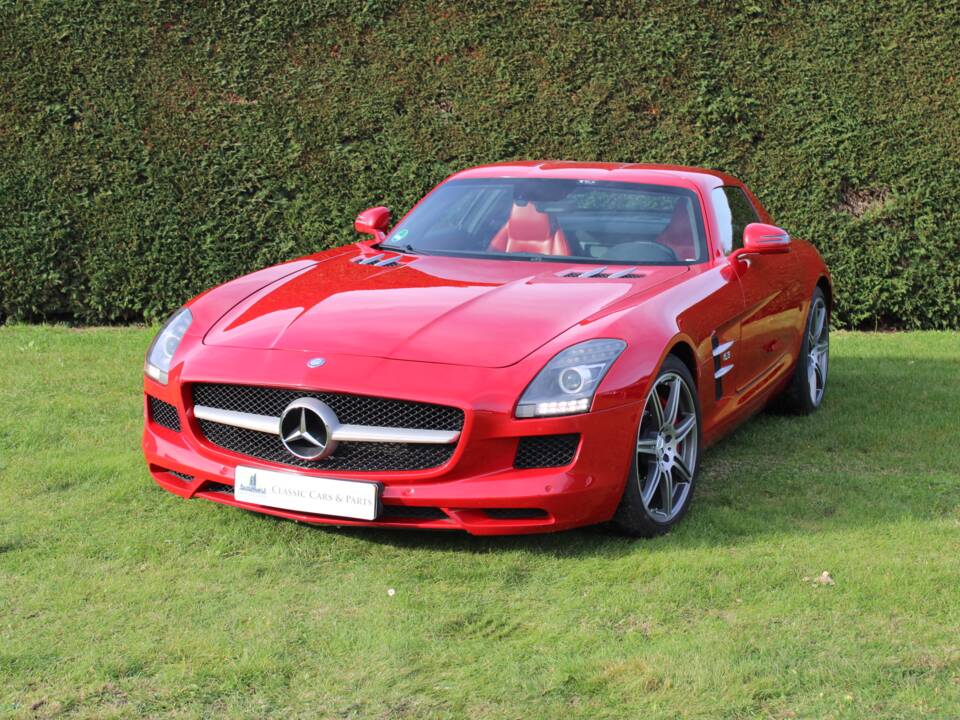 Image 1/57 of Mercedes-Benz SLS AMG (2010)