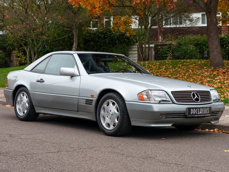 Immagine 2/22 di Mercedes-Benz SL 500 (1995)