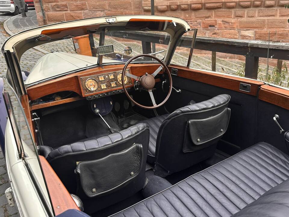 Image 2/8 of Riley 2.5 Litre RMD (1950)