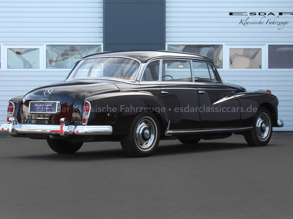 Image 2/39 of Mercedes-Benz 300 d (1961)