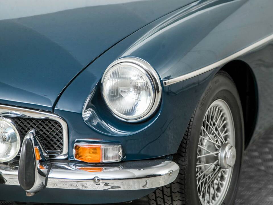 Bild 22/50 von MG MGB GT (1972)